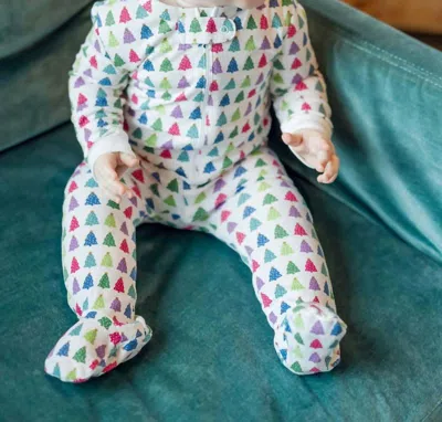 Lila + Hayes Kid's Parker Zipper Pajama In Christmas Tree Bright In Multi