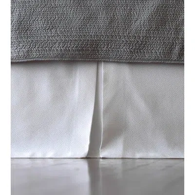 Lili Alessandra Gia Tailored 22" Bed Skirt In Ivory