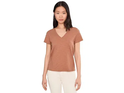 Lilla P Short Sleeve Back Seam V-neck In Brown