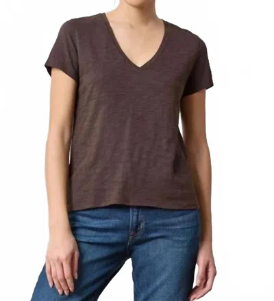 Lilla P Short Sleeve Back Seam V-neck Tee In Espresso In Brown