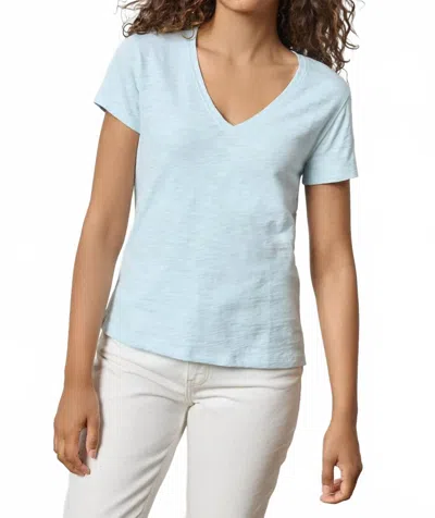 Lilla P Short Sleeve Back Seam V-neck Top In Spa In Blue