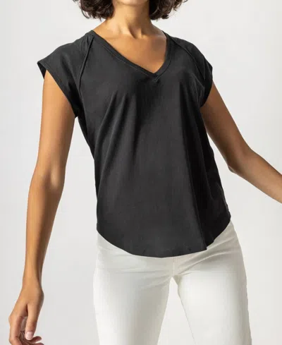 Lilla P Short Sleeve V-neck Raglan In Black