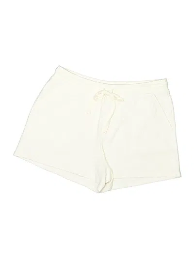 Lilla P Shorts In White