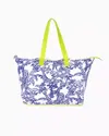 Lilly Pulitzer Packable Tote In Resort White Safari Party