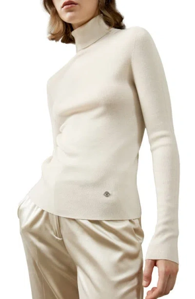 Lilysilk Seamless Silk-cashmere Blend Turtleneck Sweater In White