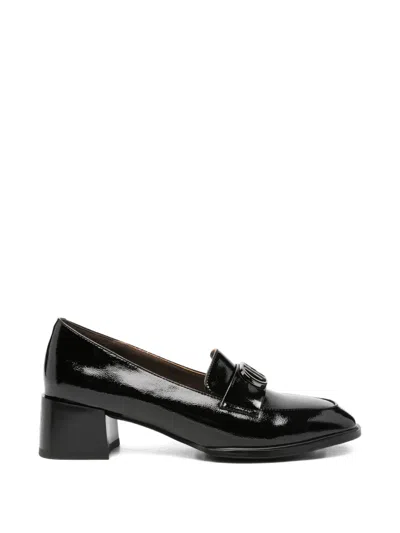 Linda Baumann Logo-plaque Pumps In Black