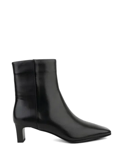 Linda Baumann Mid Heel Ankle Boot In Black