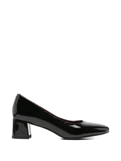 Linda Baumann Patent-finish Logo-plaque Pumps In Black