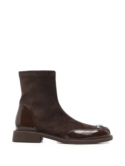Linda Baumann Patent-panelled Plaque-detail Ankle Boots In Brown