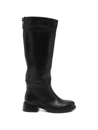 Linda Baumann Rear-zip Leather Boots In Black