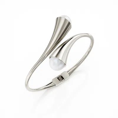Linda Fiore Women's Bella Silver Bangle With Large Freshwater Pearls