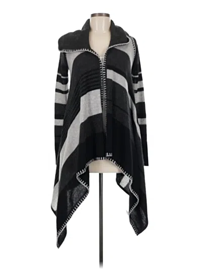 Pre-owned Line Poncho In Black
