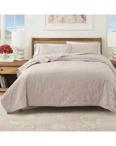 Linery & Co . Detailed Dot Stitch Quilt Set