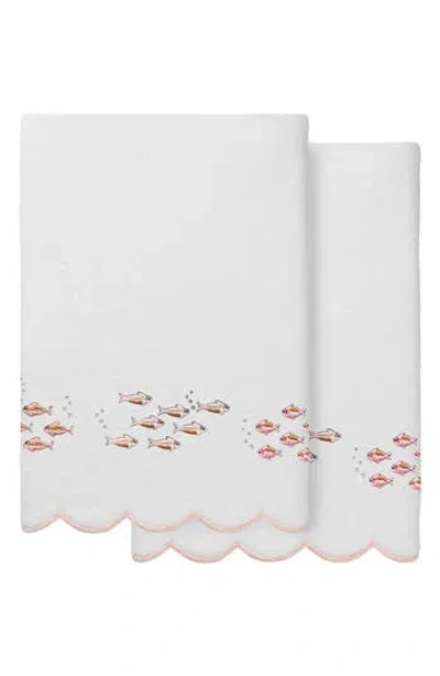 Linum Home Textiles Fish School Scallop 2-piece Bath Towel Set In White/ Pink
