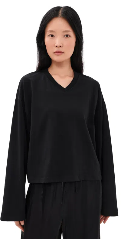 Lioness Bloom V Neck Long Sleeve Tee Onyx In Black