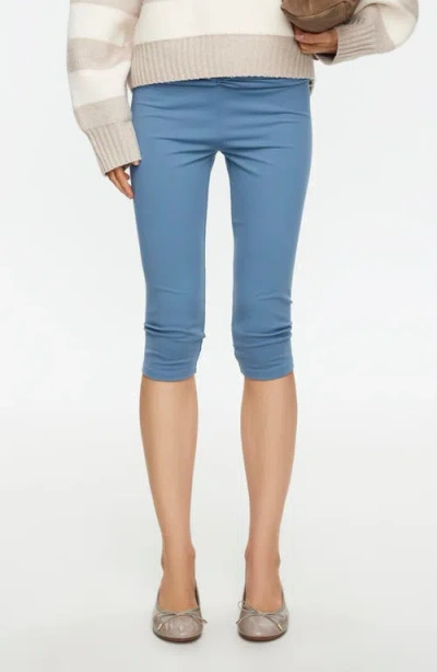 Lioness Capo Capri Pants In Blue