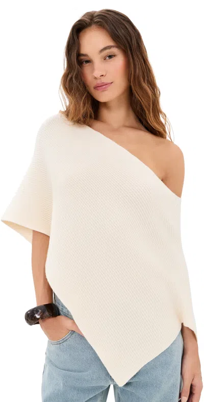 Lioness Luminous Poncho Milk