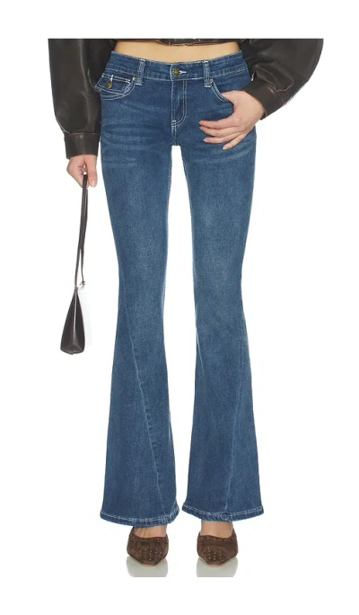 Lioness Mary Kate Jean In Blue