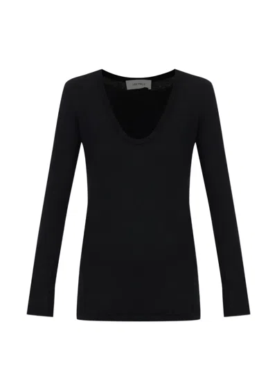 Lisa Yang Scoop-neck Long-sleeve T-shirt In Black