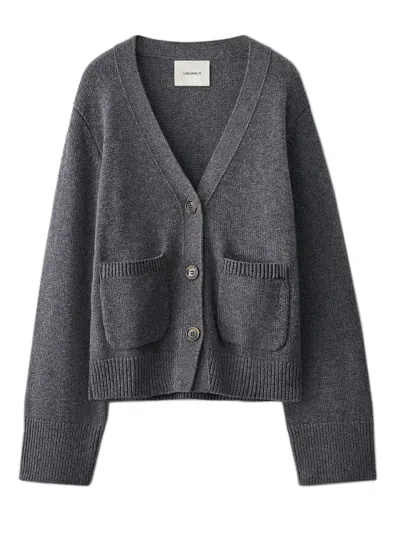 Lisa Yang Cashmere V-neck Button-front Sweater With Patch Pockets In Grigio