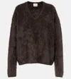 Lisa Yang The Margareta Brushed Cashmere Jumper In Brown
