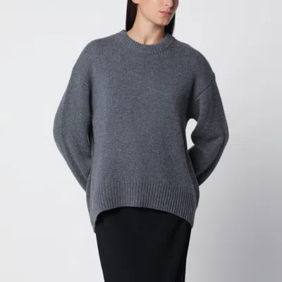 Lisa Yang Noor Crewneck Sweater In Graphite Cashmere In Gray