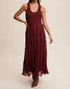 Listicle A Twist Of Fate Textured Maxi Dress In Burgundy In White