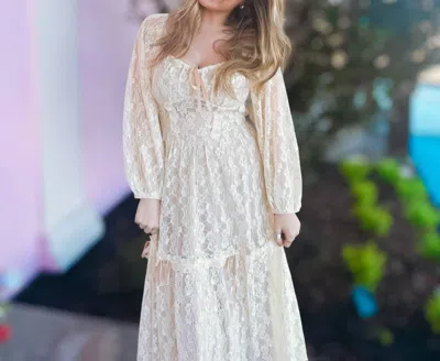 Listicle Victoria Lace Maxi Dress In Champagne In White