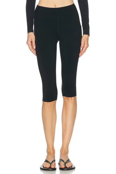 Literary Sport Lena Capri Tight In Black