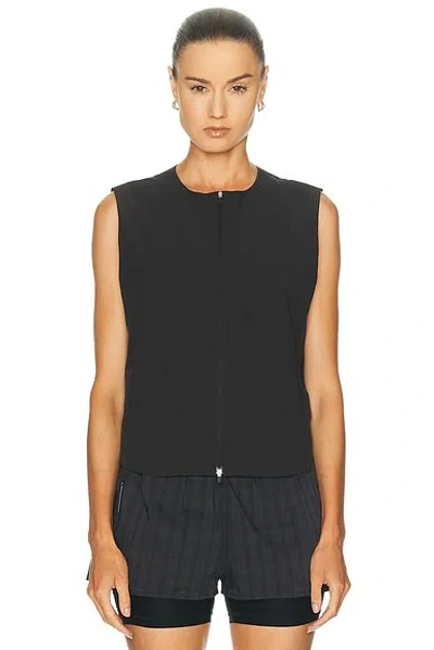 Literary Sport Sophie Vest In Black