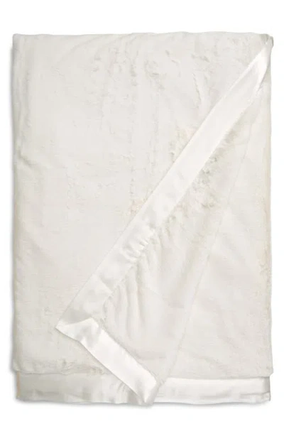 Little Giraffe Giraffe At Home Luxe™ Faux Fur Throw In Cream