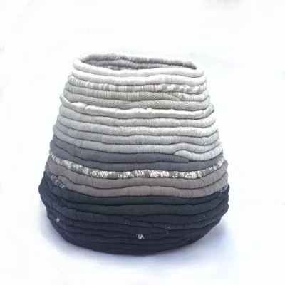 Little Ndaba Ngongo Pot In White/black
