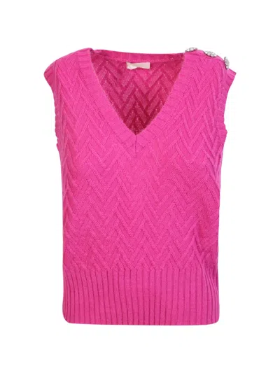 Liu •jo Chevron-knit V-neck Vest In Pink