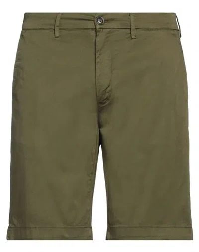 Liu •jo Man Man Shorts & Bermuda Shorts Military Green Size 34 Cotton, Elastane