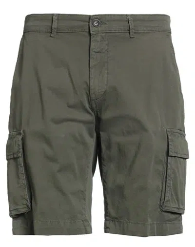 Liu •jo Man Man Shorts & Bermuda Shorts Military Green Size 40 Cotton, Elastane