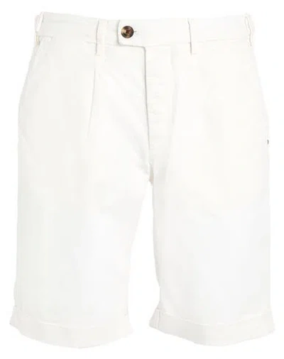 Liu •jo Man Man Shorts & Bermuda Shorts Off White Size 40 Cotton, Elastane