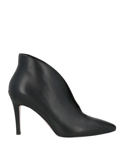 Liu •jo Woman Ankle Boots Black Size 7 Leather