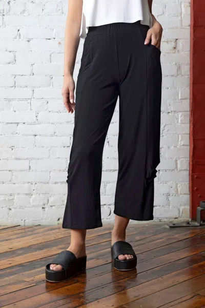 Liv Side Pleat Pocket Pant In Black