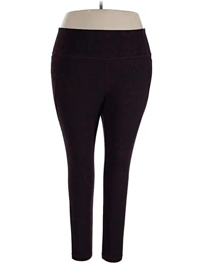 Pre-owned Livi Active Pants In Burgundy