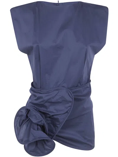 Liviana Conti Rosette-detail Padded-shoulder Top In Blue