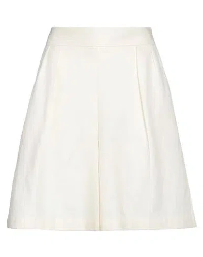 Liviana Conti Woman Shorts & Bermuda Shorts Ivory Size 6 Linen, Cotton In White