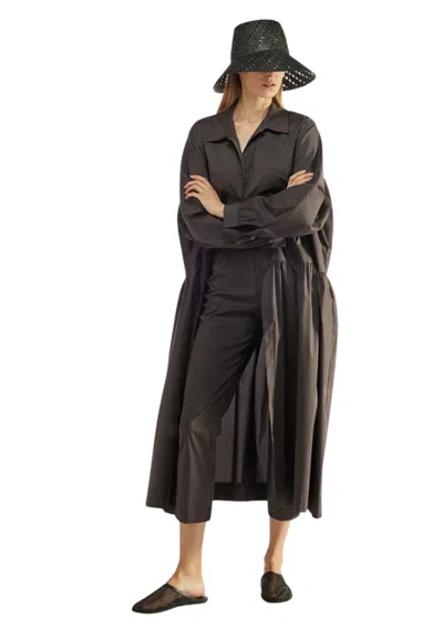 Liviana Conti Women's Trousers  Adhering In Black
