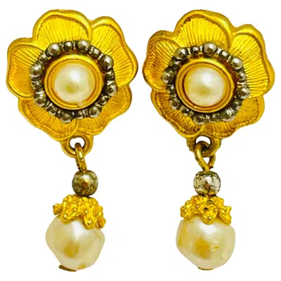Pre-owned Liz Claiborne Vintage  Gold Pearl Flower Dangle Designer Clip On Earrings In Multi