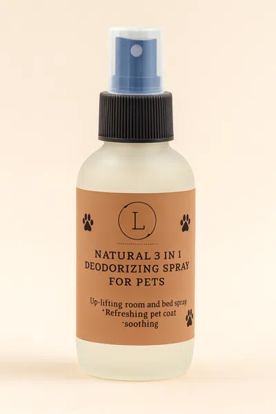 Lizush Natural Deodorizing Spray For Pets In White