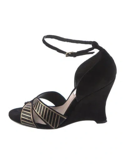 Pre-owned Lk Bennett Velvet Pumps In Black