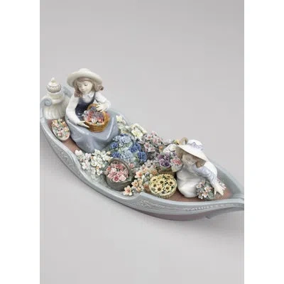 Lladrò Flowers Forever Girls Figurine In Silver