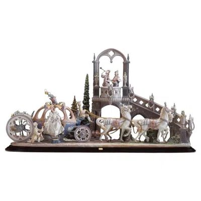 Pre-owned Lladrò Lladró Limited Edition One Of 1500 Cinderella's Arrival Sculpture 1994 In Gray