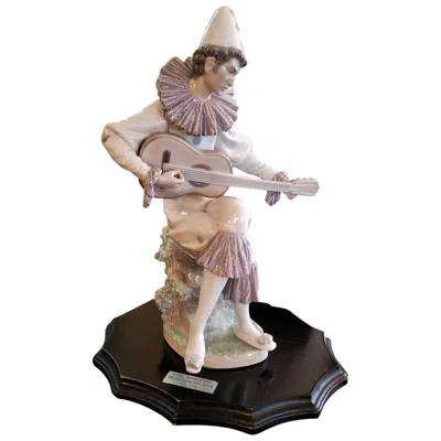 Pre-owned Lladrò Lladro Retired Serious Clown With Guitar By Salvador Furio In Brown