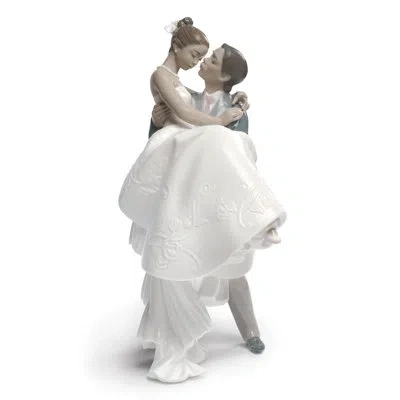 Lladrò The Happiest Day Couple Figurine In White,beige