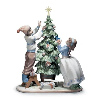 Lladrò Trimming The Tree Figurine